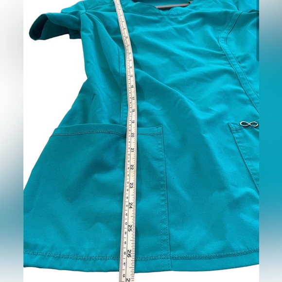 Cherokee Infinity Scrub Top XS in Teal - Picture 11 of 14